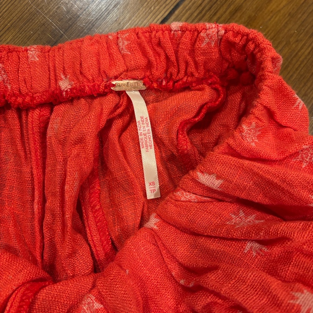 Free People coral wide leg pull on pants with ruffled hem detailing - Picture 8 of 8